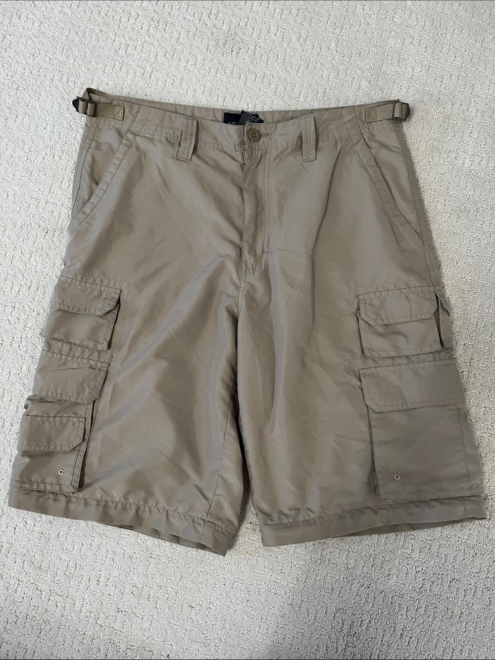 Nevada Men’s Cargo Shorts Sz 34/33 Tan Khaki Pockets Adjustable Baggy Y2K Camp